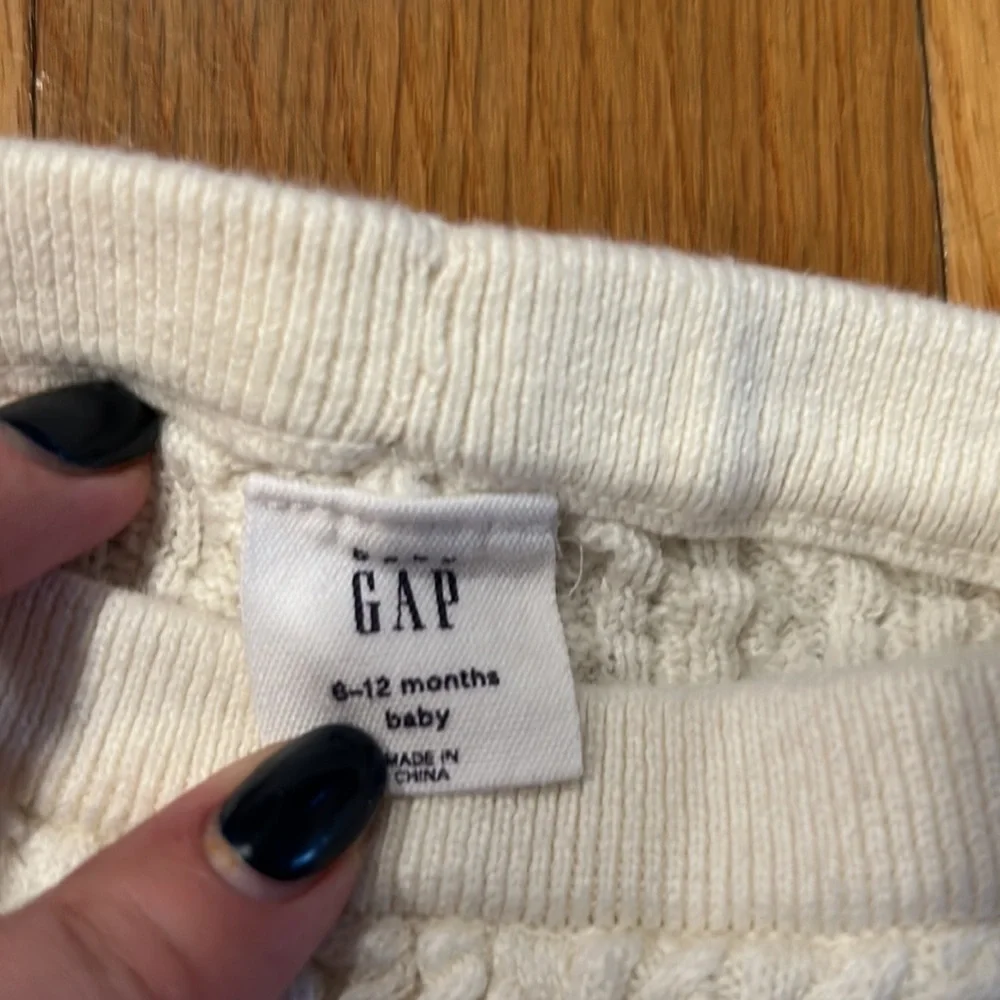Gap baby 6-12 months bottoms good condition